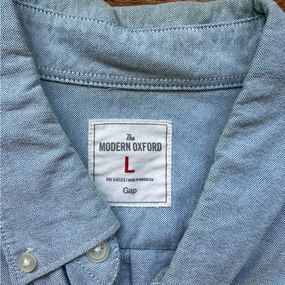 GAP Light Blue Casual Button-Down Shirt - Picture 3 of 3